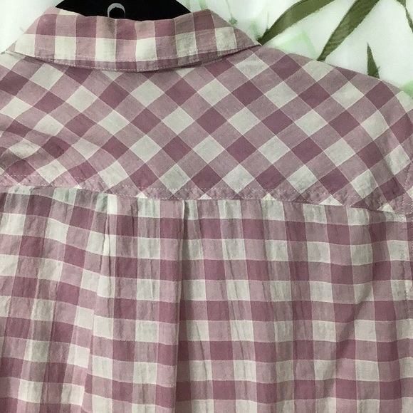 NWOT Eddie Bauer Classic Fit Shirt Medium  99% Cotton. 1% Spandex. White & Mauve - Picture 7 of 8